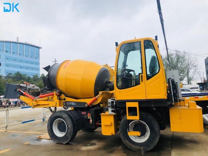 Self Loading Concrete Mixer